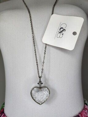 Christopher & Banks heart necklace